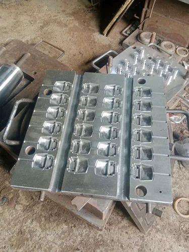 Injection mould tooling from Priyanshi Engineering Works catalogue